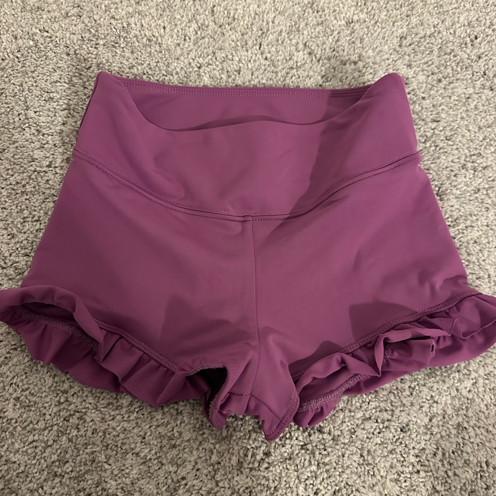 Women’s High-Waist Ruffle Hem Active Shorts - Plum